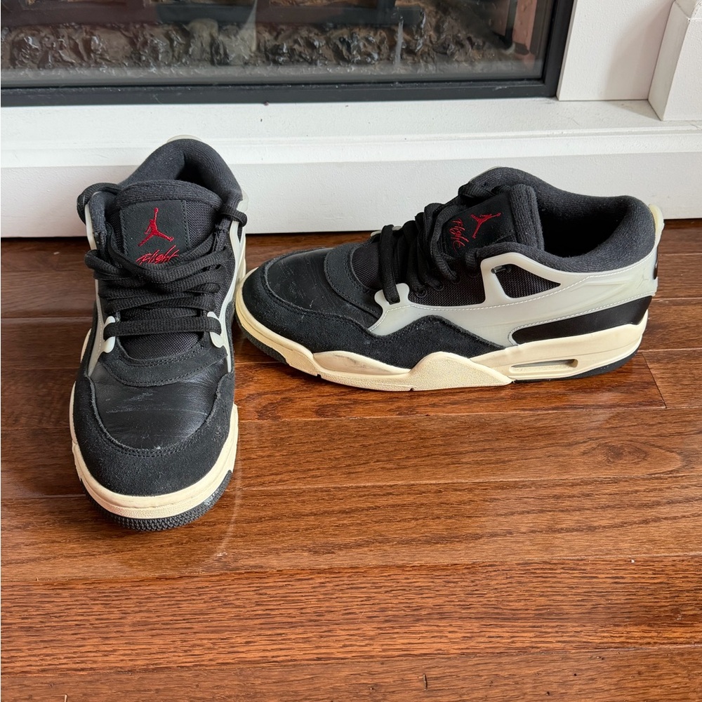 Air Jordan 4 RM men’s size 9.5